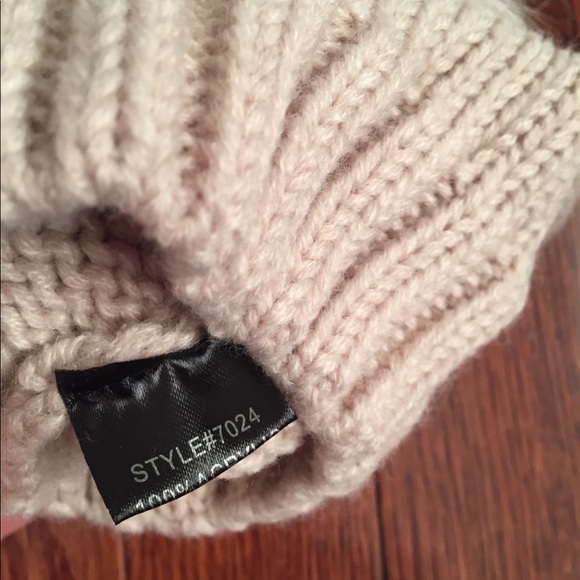 Toddler Knit Winter Hat with Bow & Ball - Picture 2 of 3